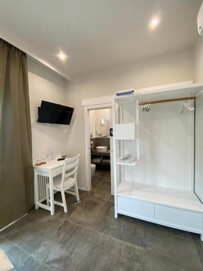 Villa D Erna มารินา ดิ เปียตราซันตา ภายนอก รูปภาพ